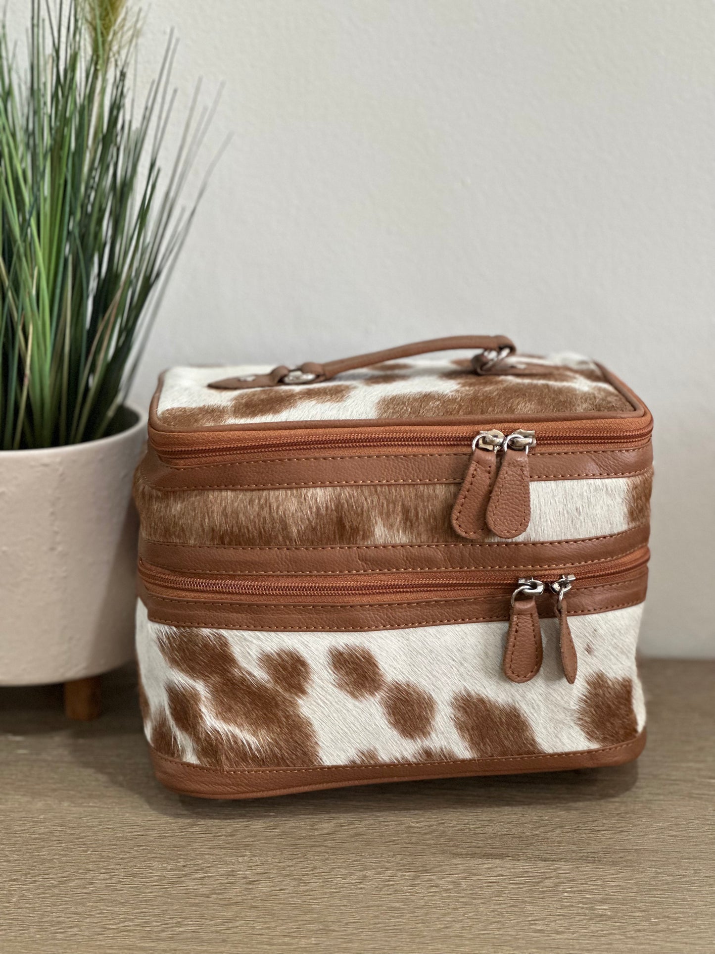 CARMEN Cowhide Beauty Case #12