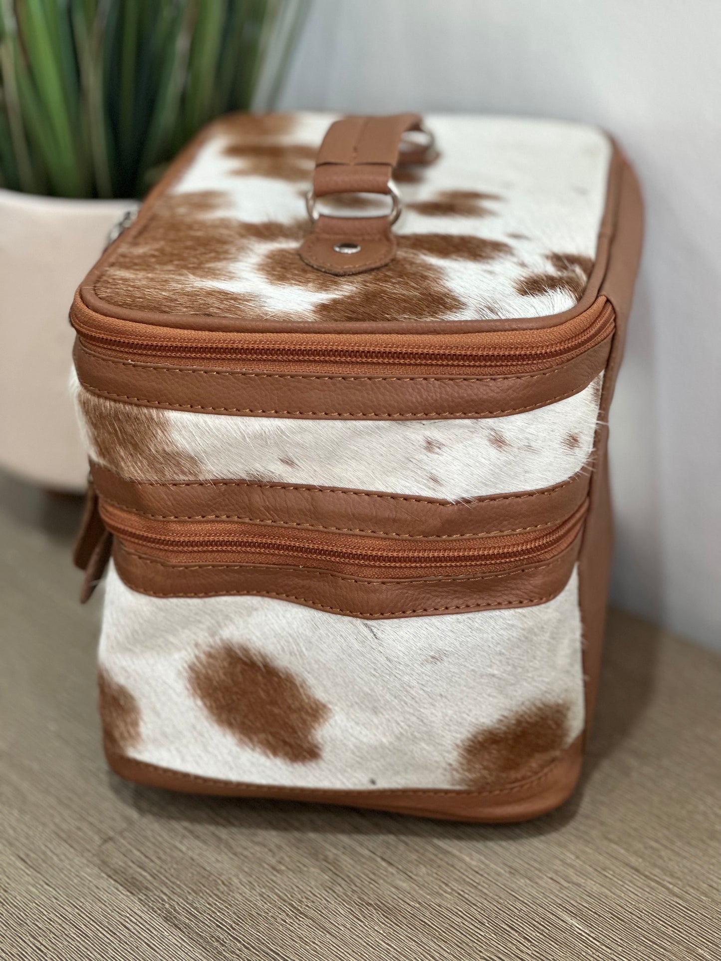 CARMEN Cowhide Beauty Case #12